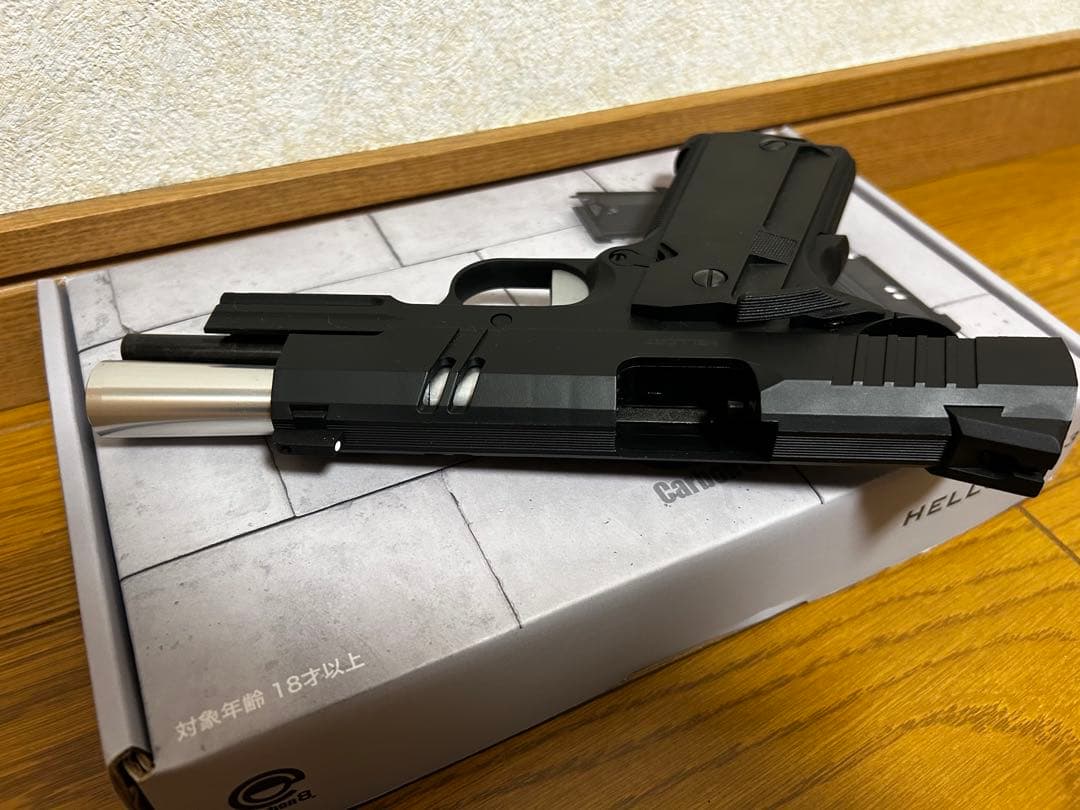 Carbon8 HELLCAT 4.3 CO2ガスガン