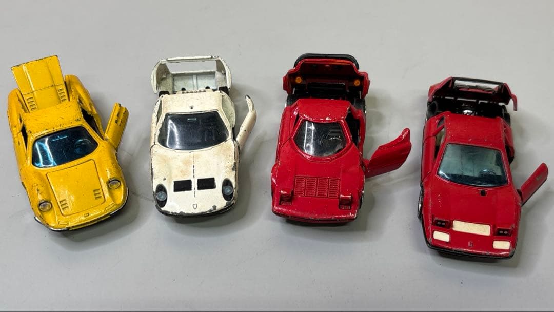 フェラーリ　ランボルギーニ　ミニカーセット（イエロー・ホワイト・レッド）☆レア☆