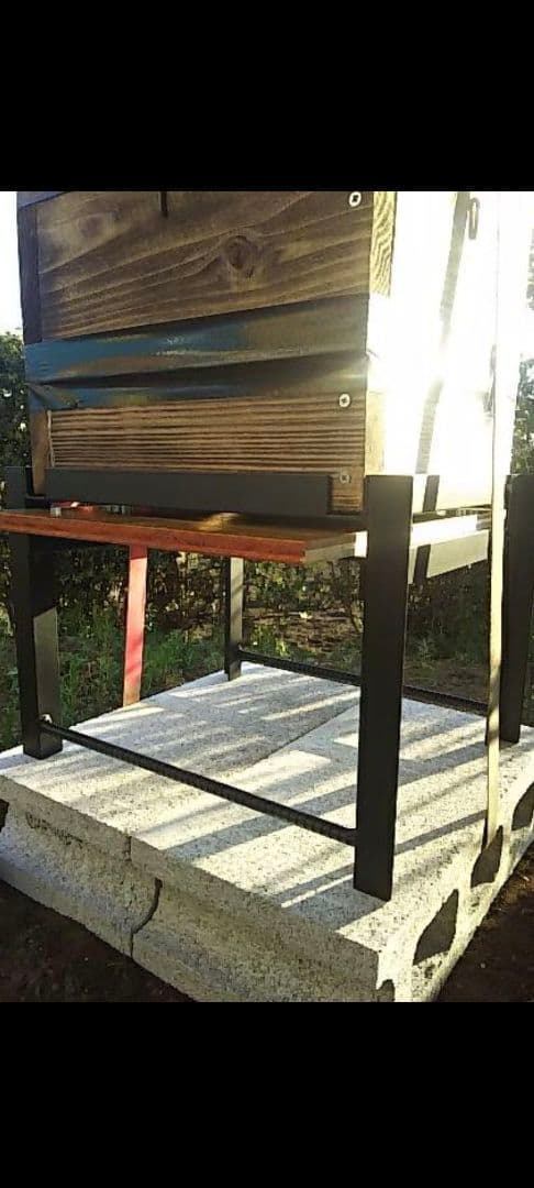 重箱式巣箱台　4台　ニホンミツバチ　鉄製台