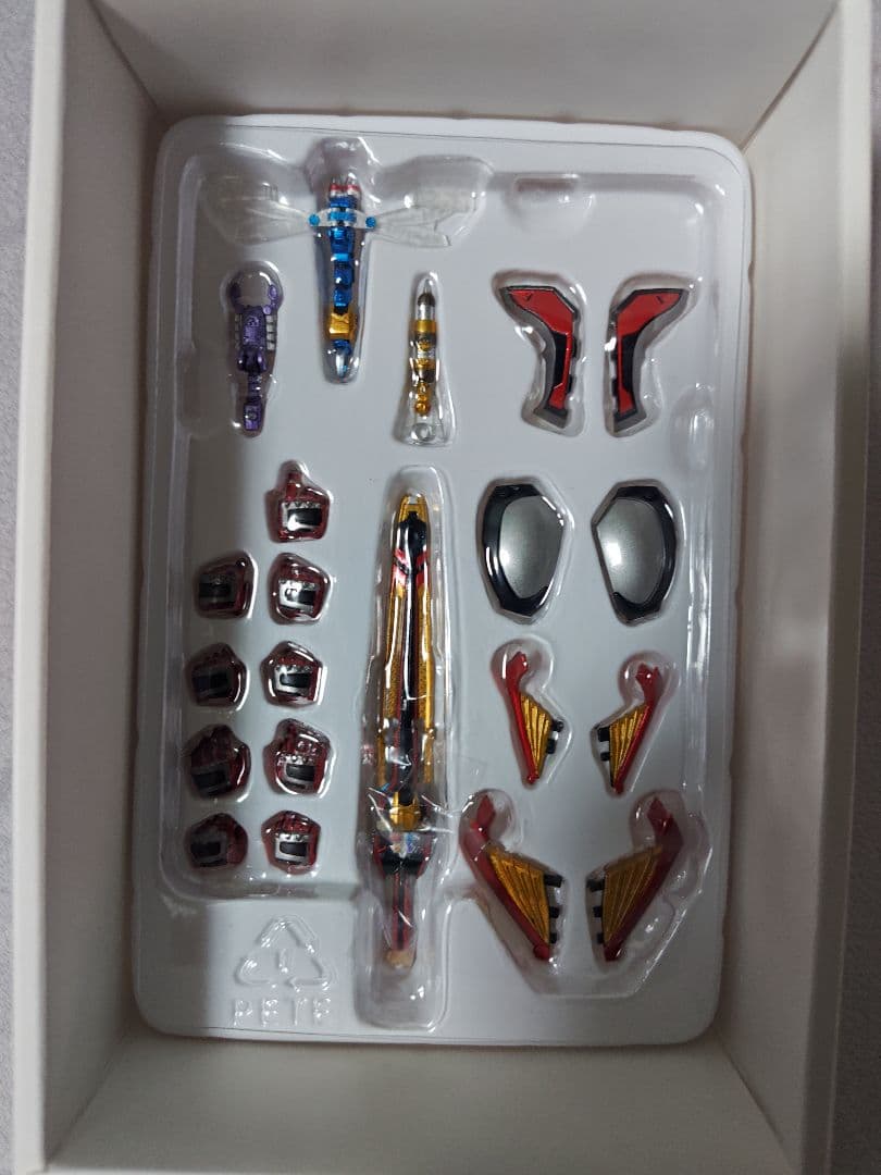 S.H.Figuarts 真骨彫製法 仮面ライダーカブト ハイパーフォーム