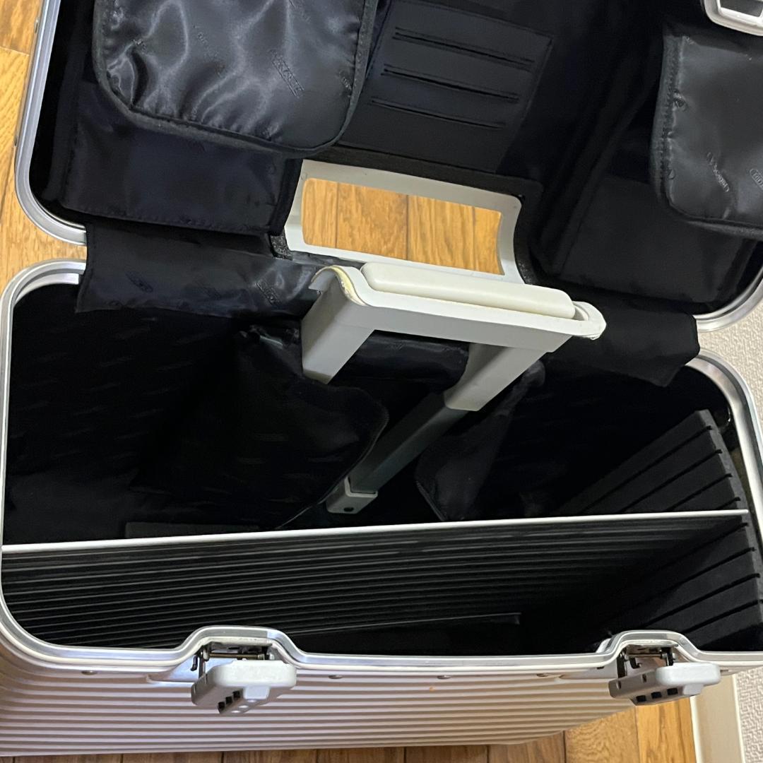 RIMOWA リモワ パイロット スーツケース 2輪 中古 シルバー - メルカリ