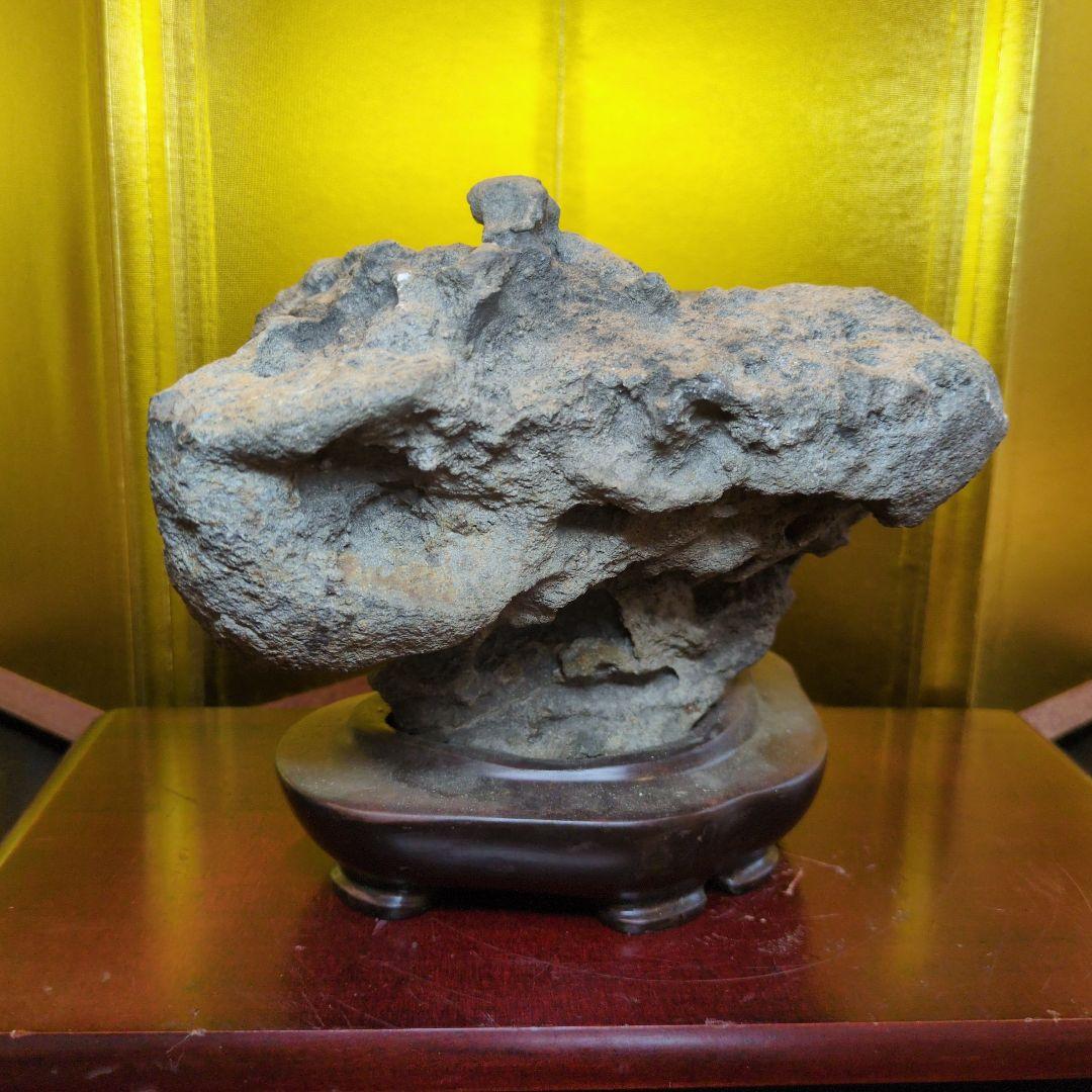 水石 天然石 約3.2kg 原石 鑑賞石 自然石 木製専用台座付き 盆石