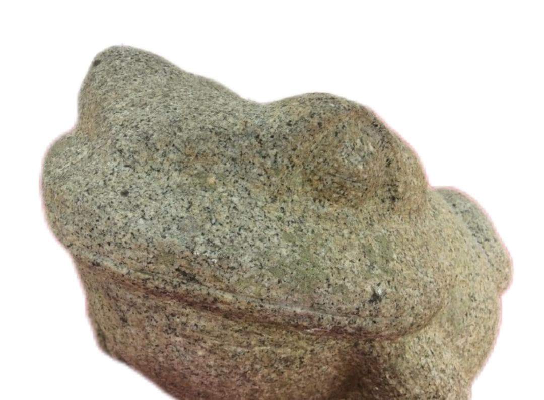 御影石の蛙石像 蛙の石彫刻 置物 オブジェ かえる 庭石 庭園 飾り