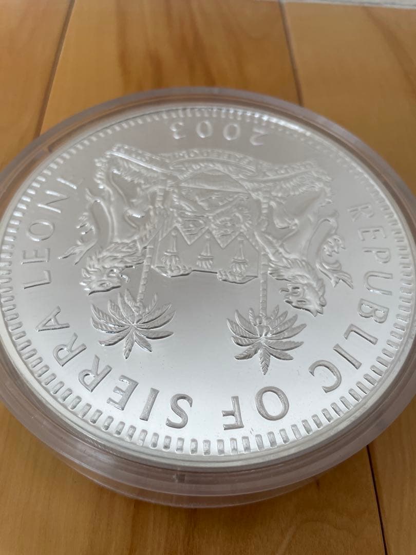 シエラレオネ鉄腕アトム生誕記念 1キロ銀貨$150 ASTROBOY