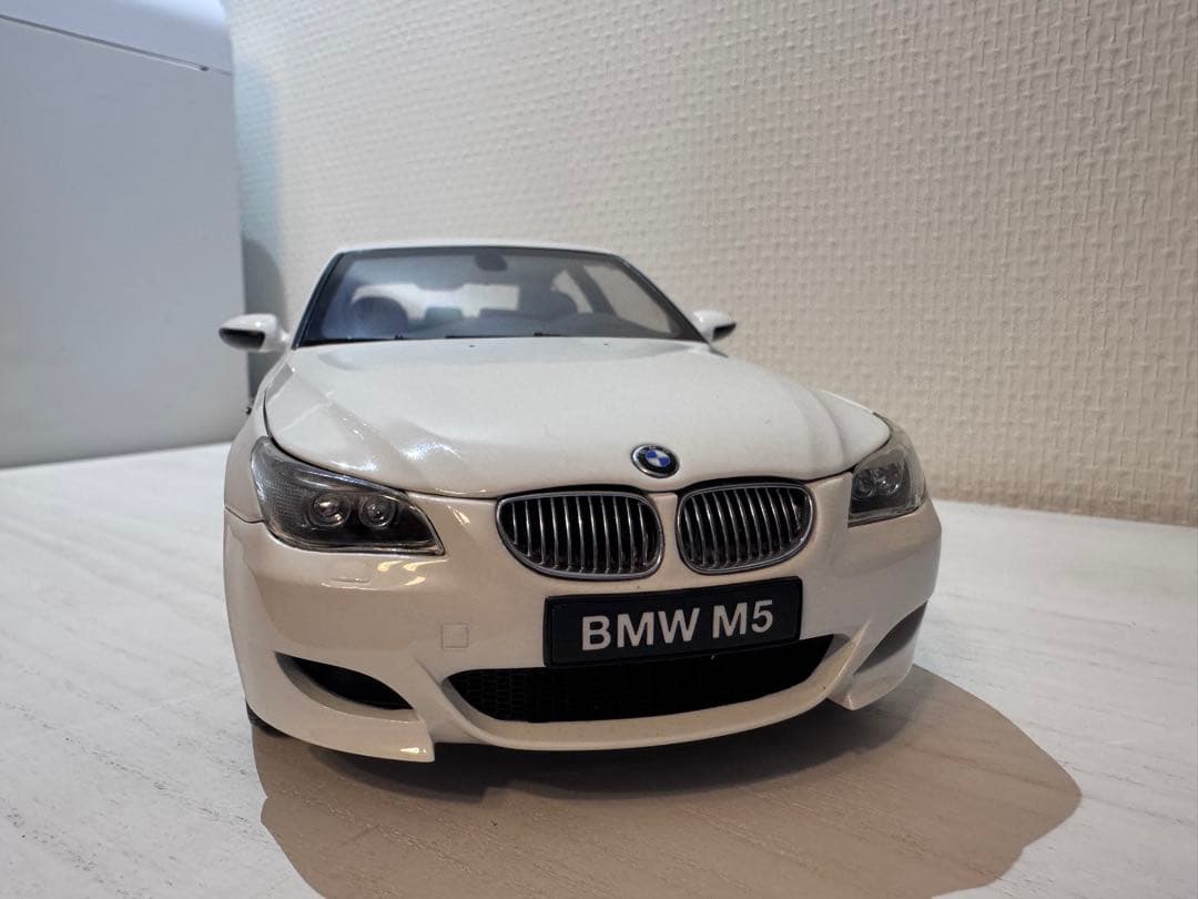 ミニカー KYOSHO BMW M5 Sedan 1:18