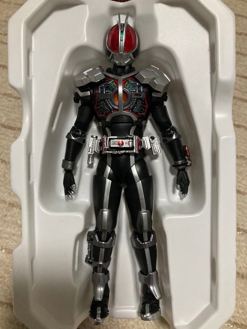 s.h.figuarts（真骨彫製法）仮面ライダーファイズ アクセルフォーム