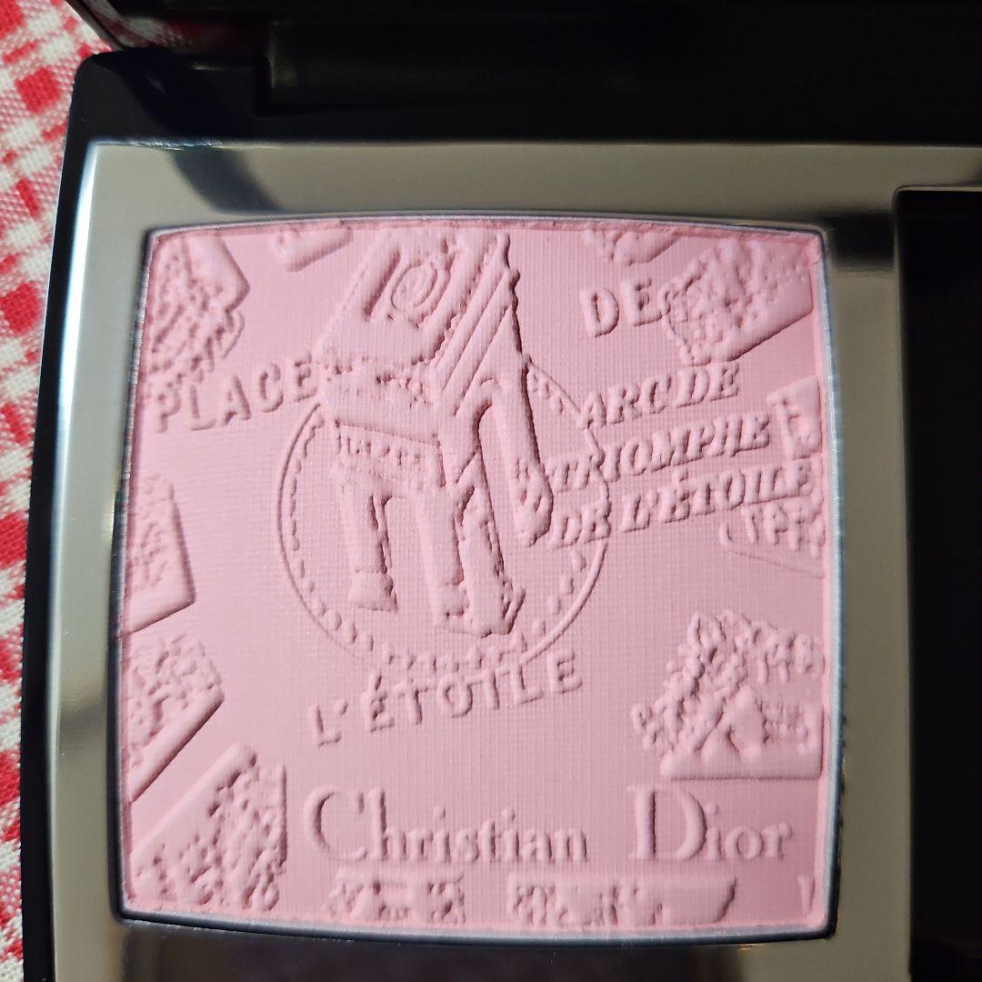 Dior スキンルージュブラッシュ 388トリオンフサテン