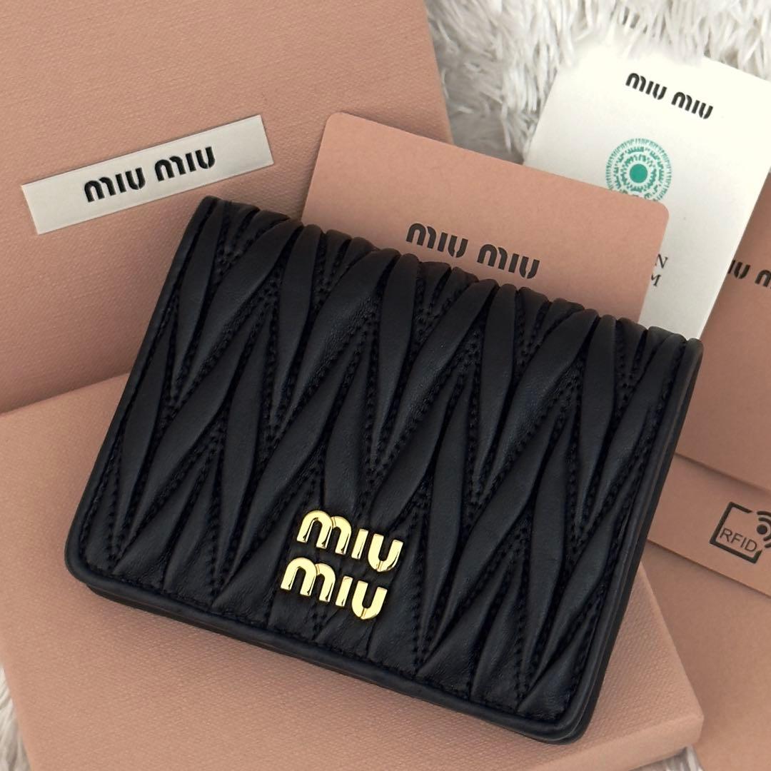新品級⭐️RFID内蔵 MIUMIU ミュウミュウ マテラッセ 財布 現行 - メルカリ