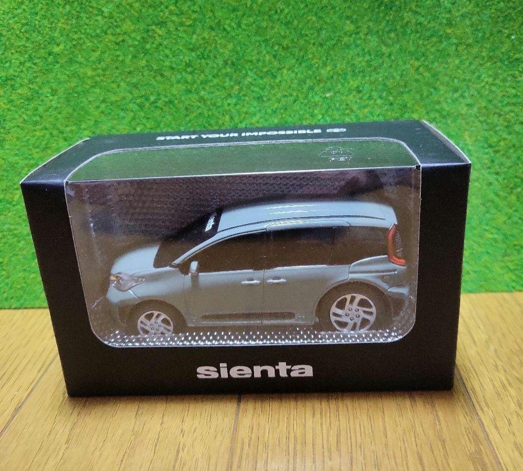 TOYOTA　プルバックカー　非売品　シエンタ　希少品