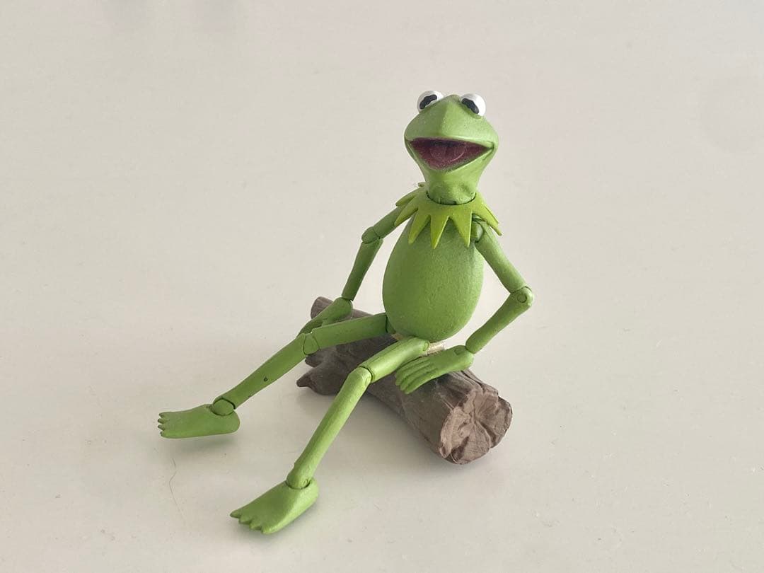 カーミット と ミスピギー の アクションフィギュア