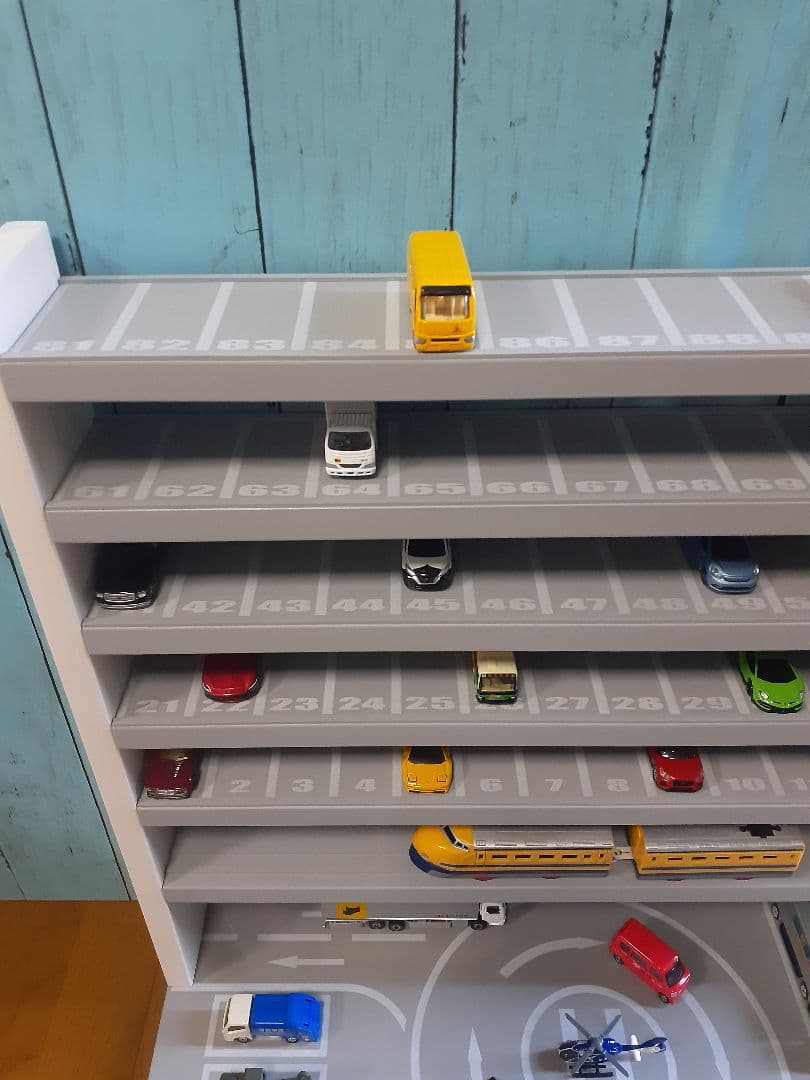 pinkfreak　8段130台最新版自作トミカプラレール収納棚ロータリー