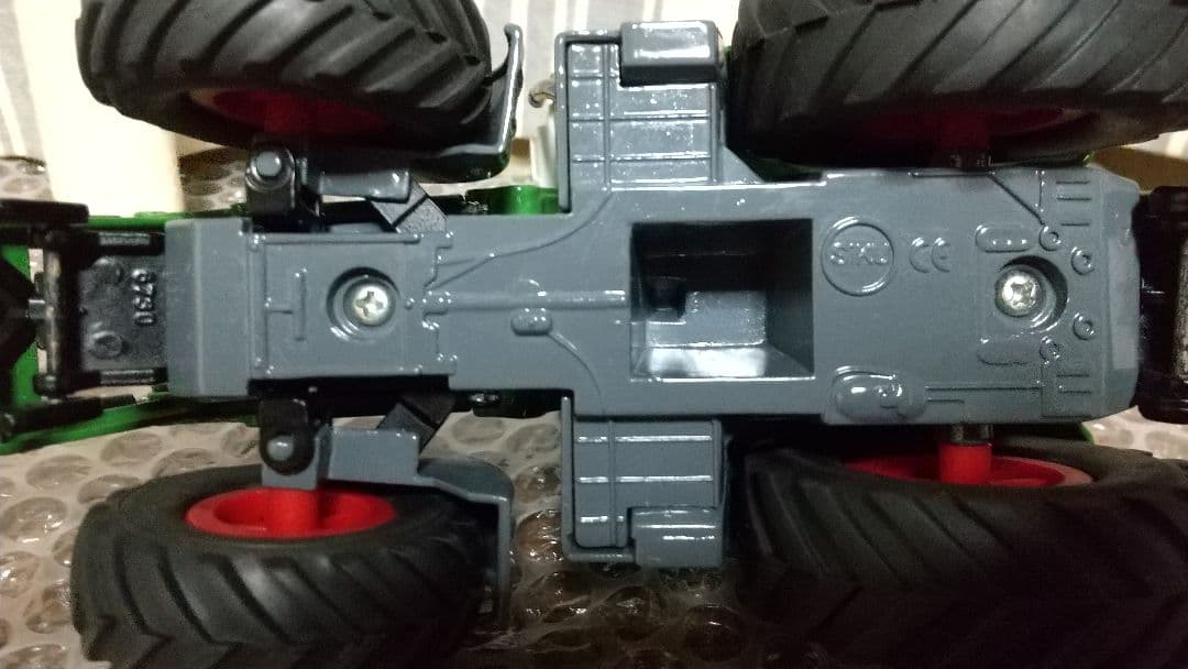 最終値下げ！ジク　ビックサイズ　フェント　ローダー　トラクター　純正パーツ多数