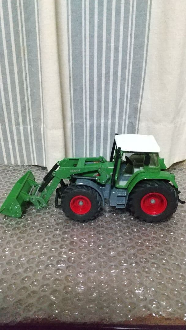 最終値下げ！ジク　ビックサイズ　フェント　ローダー　トラクター　純正パーツ多数