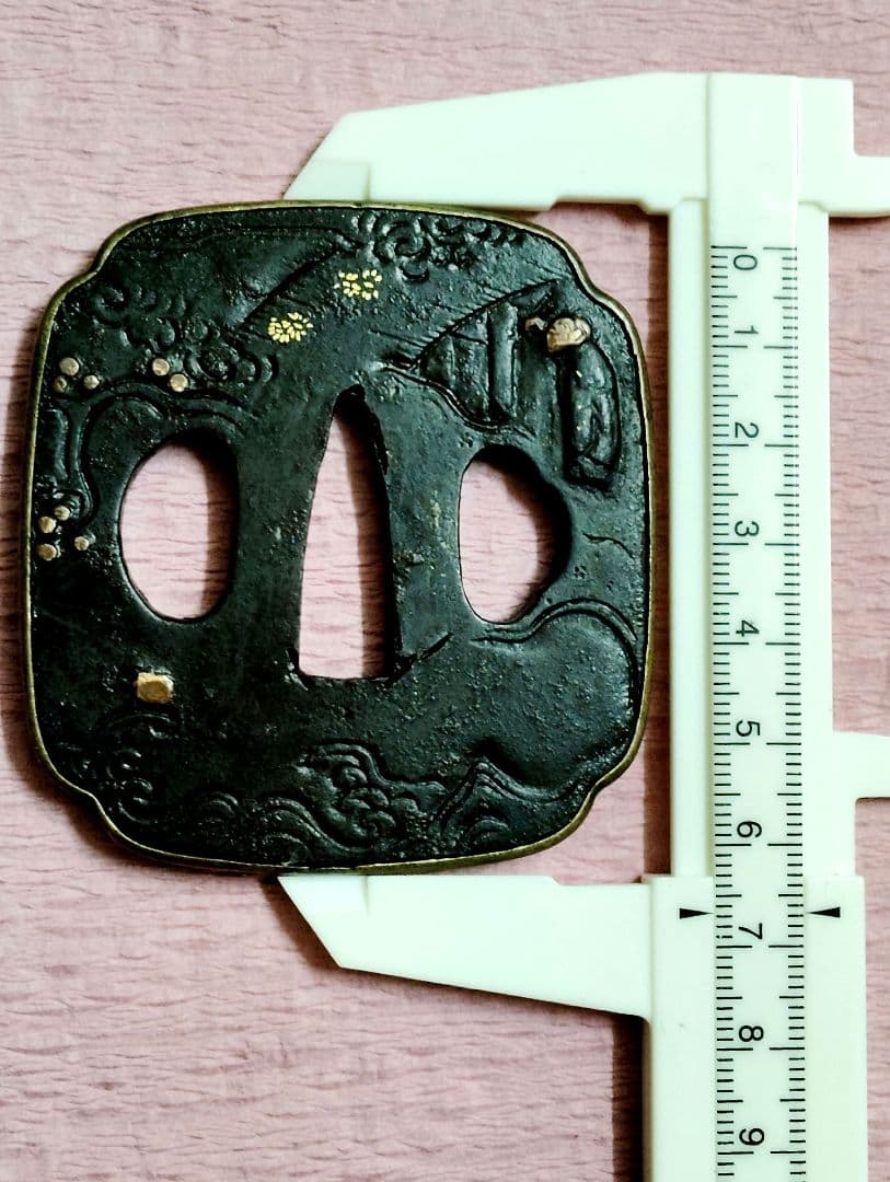 刀装具 鐔 鍔 無銘 鉄地 銅覆輪 金象嵌 色絵 賢人風景図 木瓜形鐔 時代物