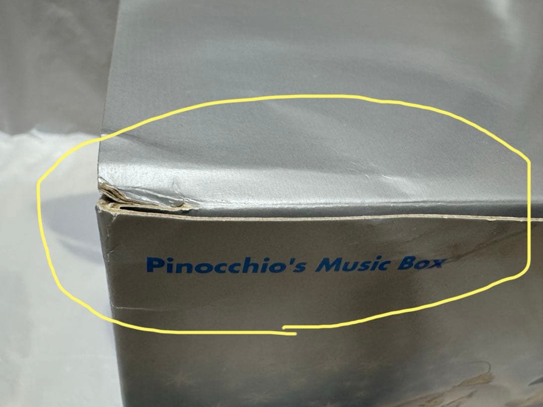 ディズニーストア ピノキオ オルゴール付きスノーグローブ