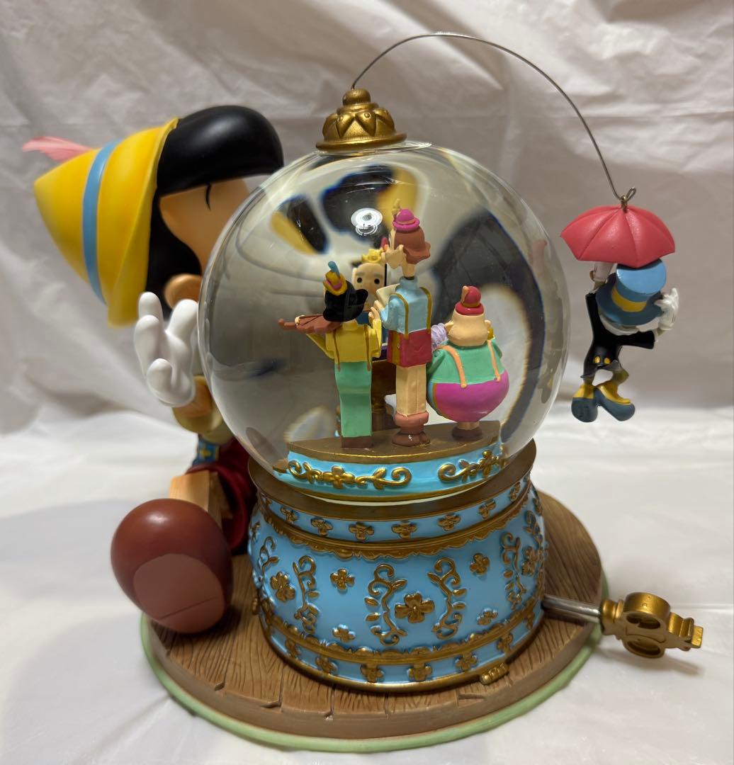 ディズニーストア ピノキオ オルゴール付きスノーグローブ