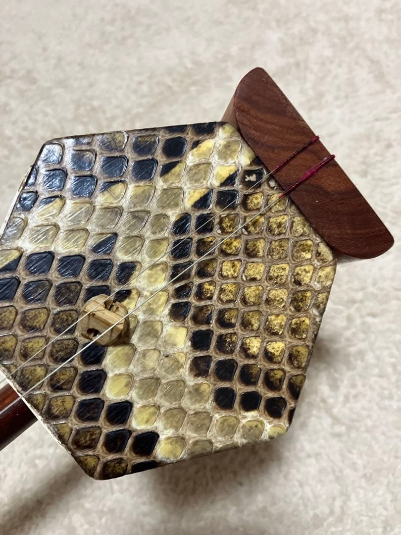 最高級 張源精制 二胡 木製 六角形胴体 2弦 専用ケース付き