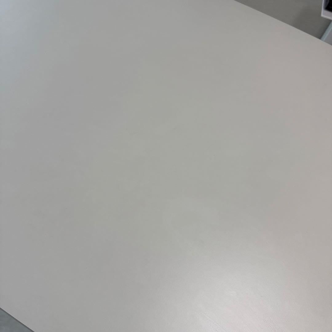 Fritz Hansen テーブル FH125