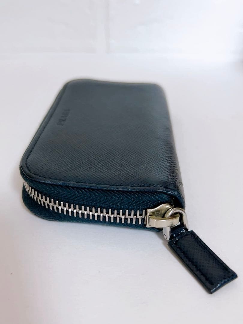 プラダ PRADA キーケース 6連 紺色 箱付き