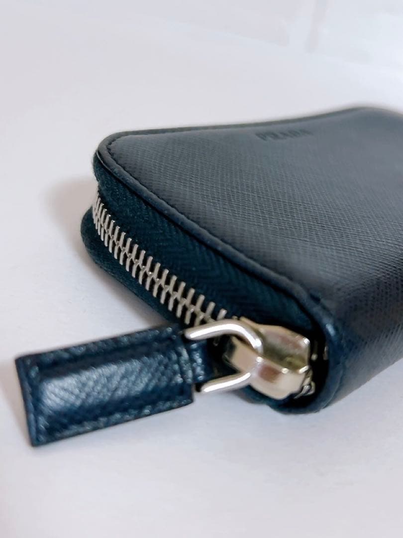 プラダ PRADA キーケース 6連 紺色 箱付き