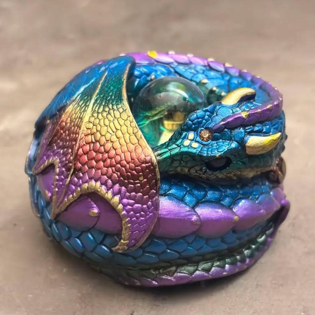Windstone Editions　ドラゴンのフィギュア　置物