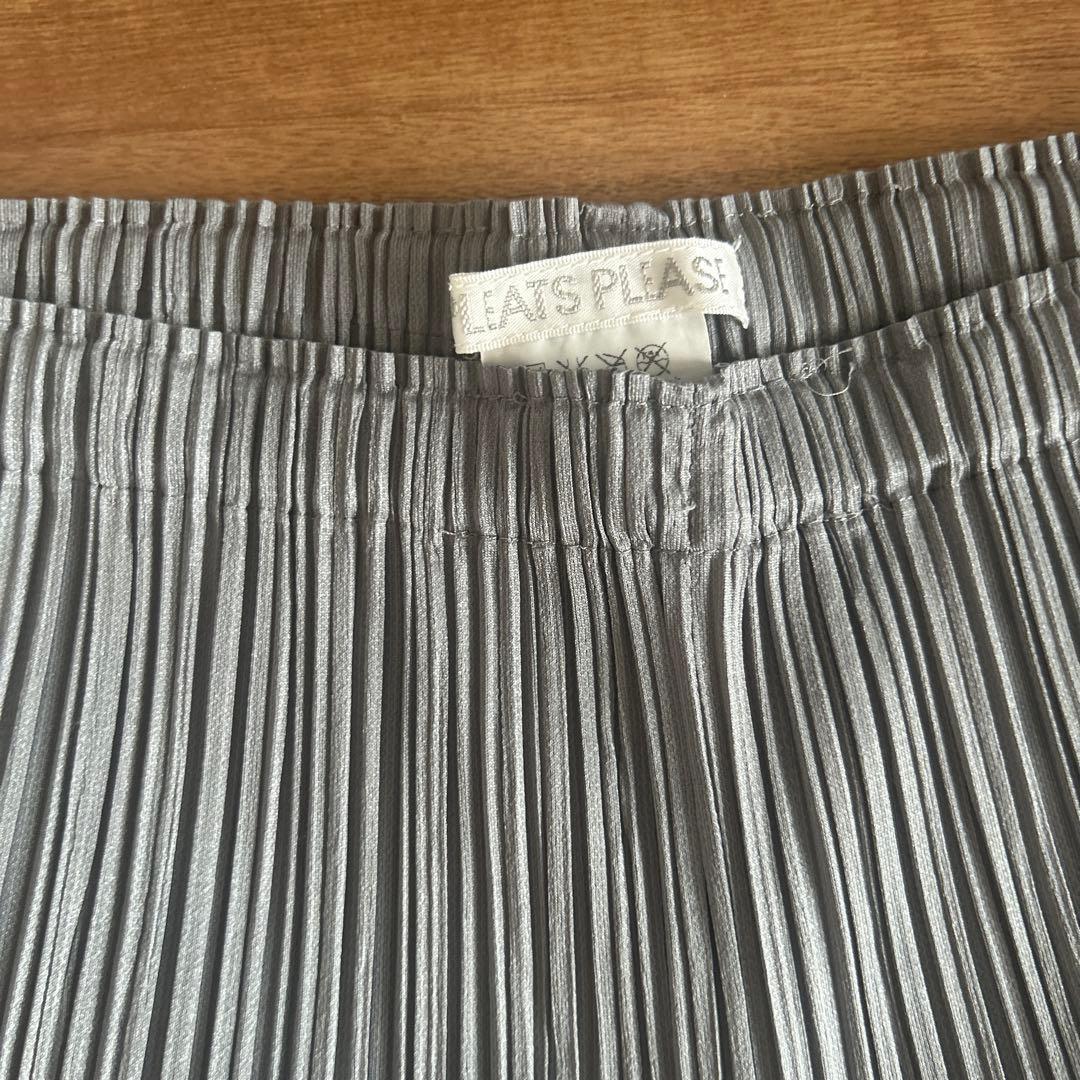 EATS PLEASE グレー プリーツキュロット