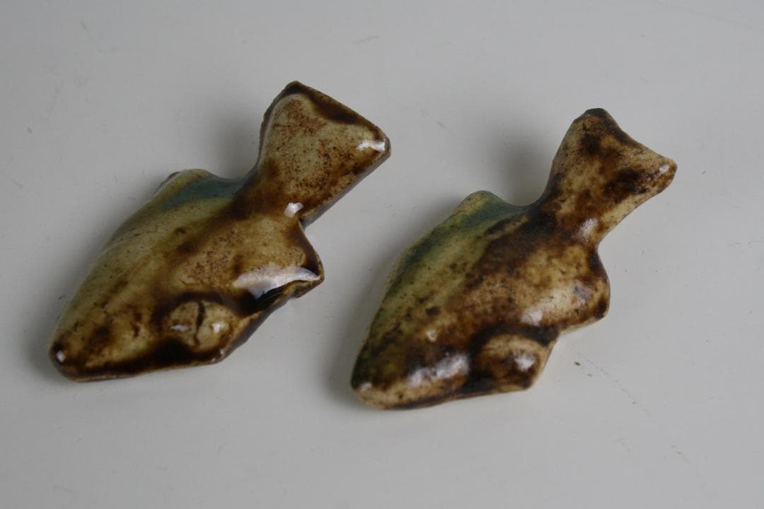 壺屋焼 人間国宝 金城次郎 作　魚形箸置き（５客）