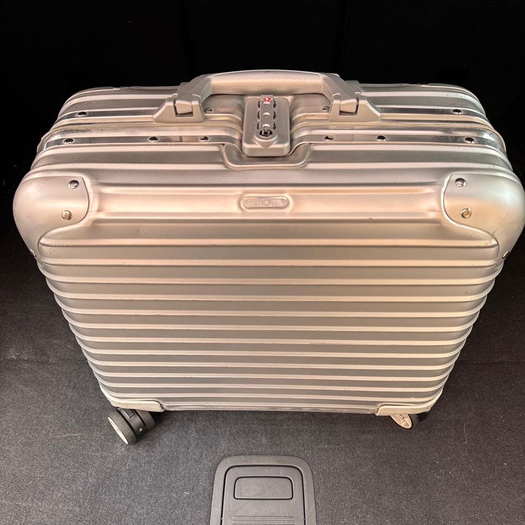 正規品RIMOWA ビジネストローリー トパーズ4輪 ディバイダー、PCバッグ