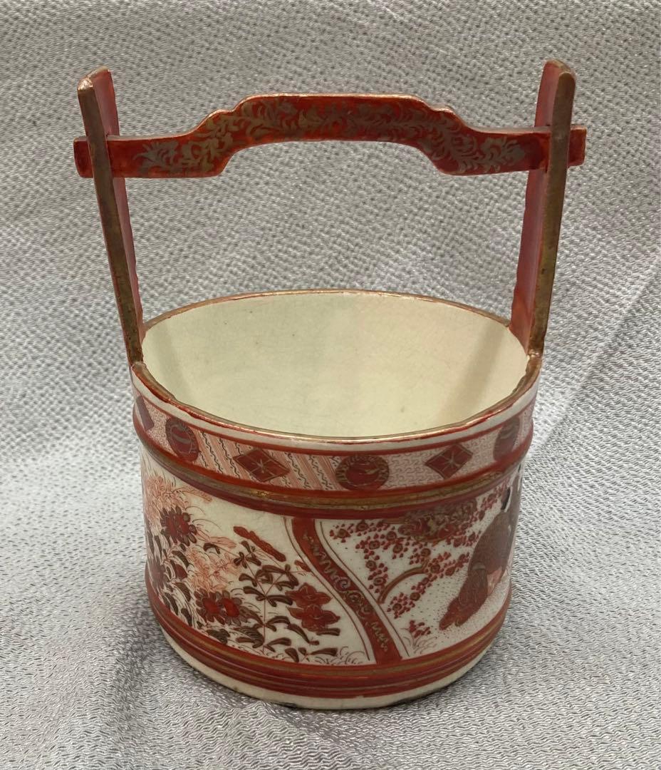 B46s  九谷焼　赤絵九谷人物に草花図手桶形花生　賢人牡丹菊　明治大正 B46s 九谷焼 赤絵九谷人物に草花図手桶形花生 賢人牡丹菊 明治大正