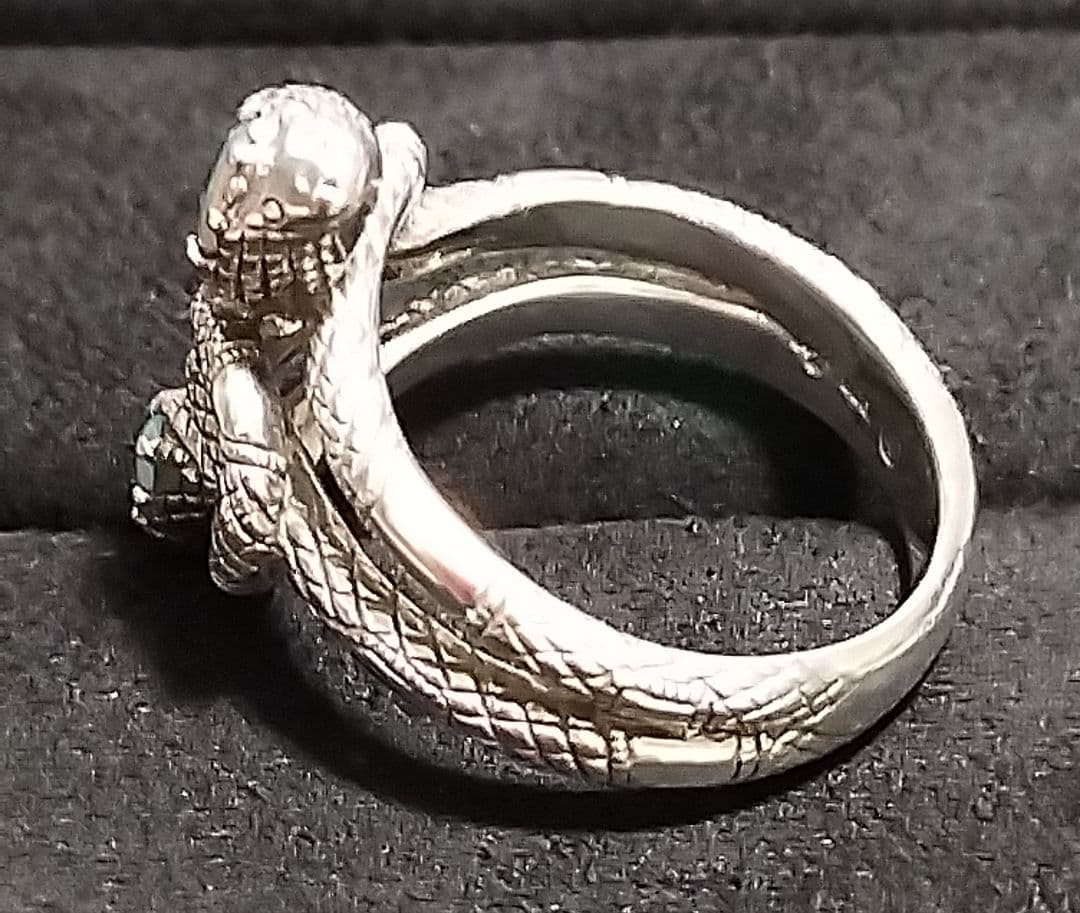 蛇 指輪 ブラックオパール×リング・スーネトリア シルバー925 磯山ジュエリー