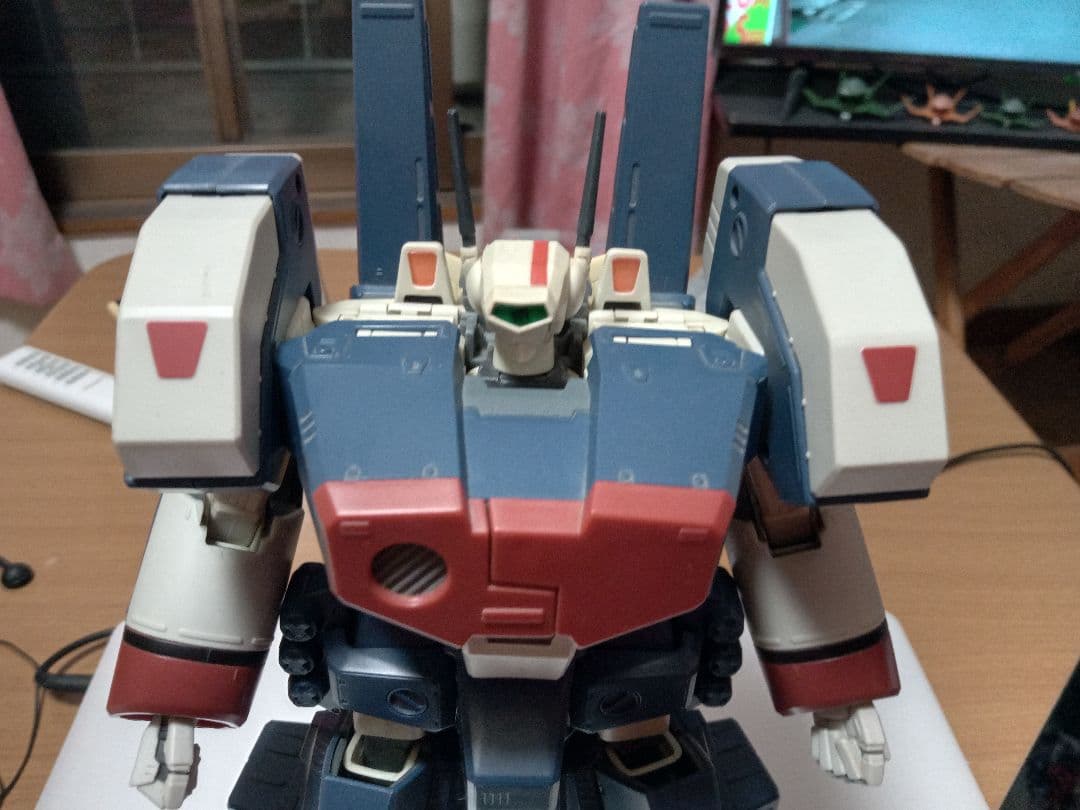 やまと マクロス アーマードバルキリー1/48のやつ