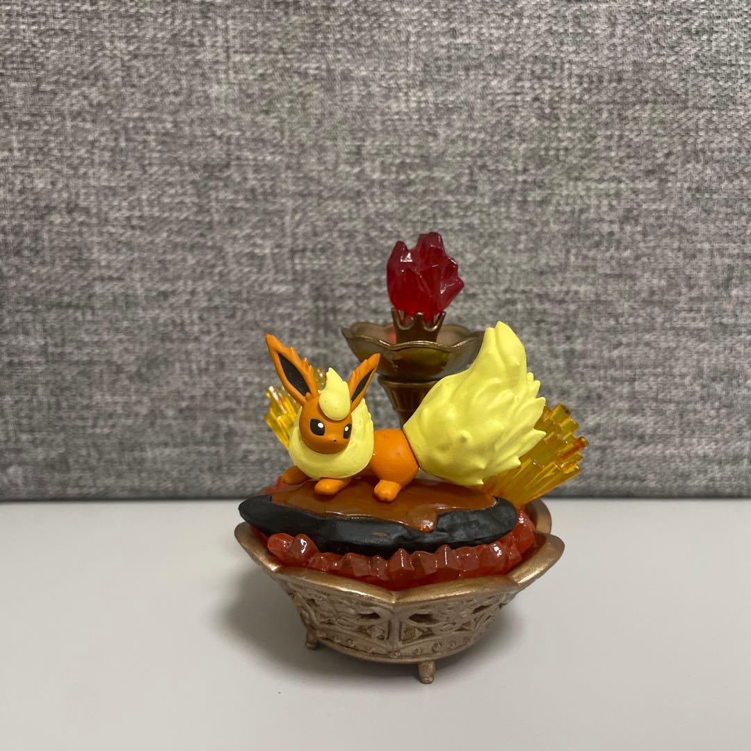 ポケモン ブースター ジェムストーン リーメント フィギュア