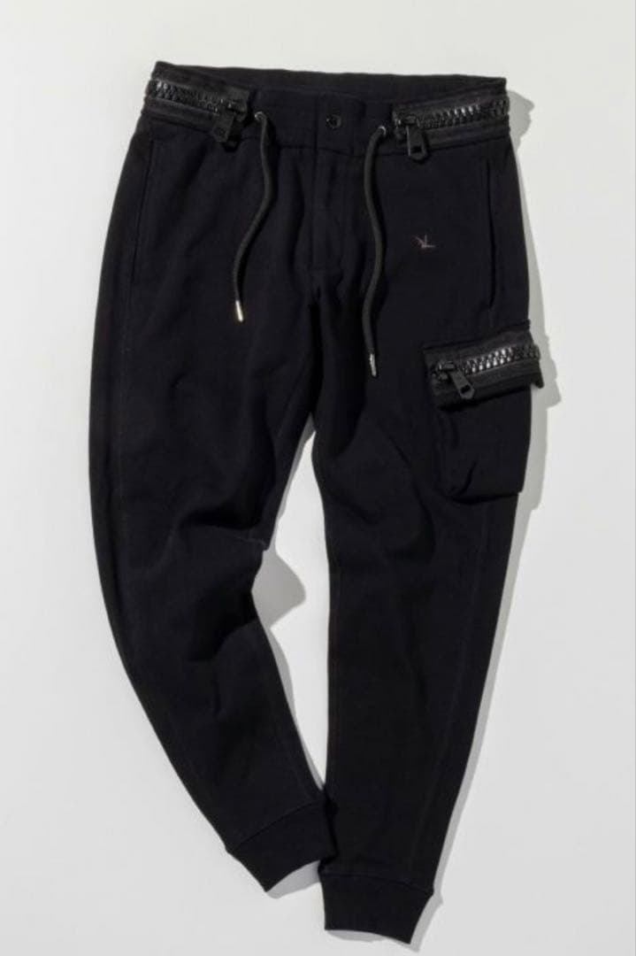 1PIU1UGUALE3（ウノピウウノウグァレトレ）セットアップ