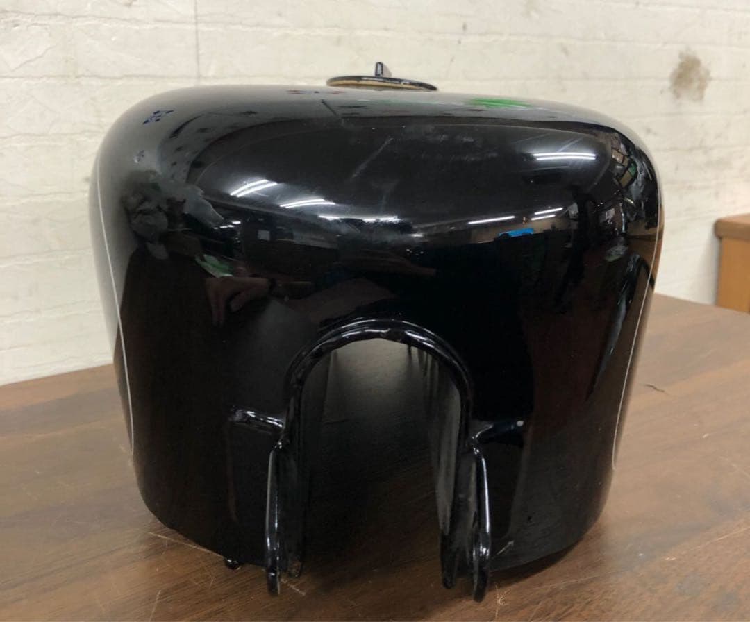 スポーツスター タンク 2.25 ガロン 純正 -03