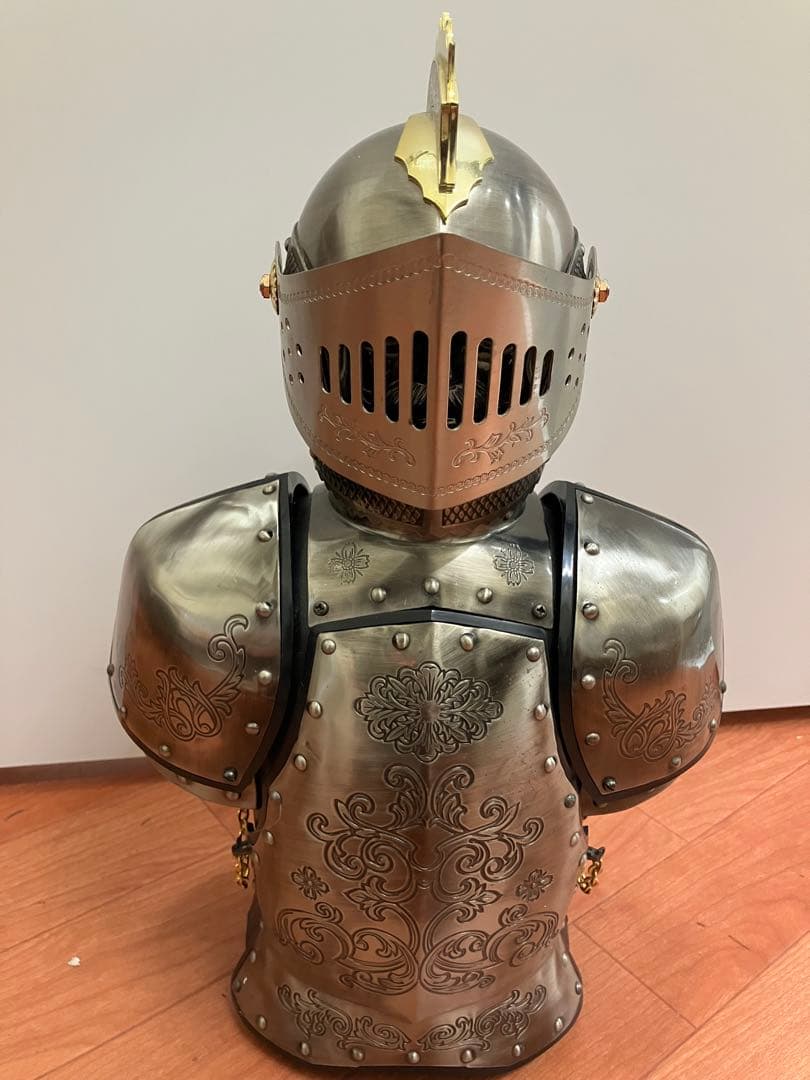 ニッカウイスキー 西洋甲冑 中身なし NIKKA ニッカ ウイスキー ボトルケース 西洋騎士 鎧 甲冑 ヨロイ 兜