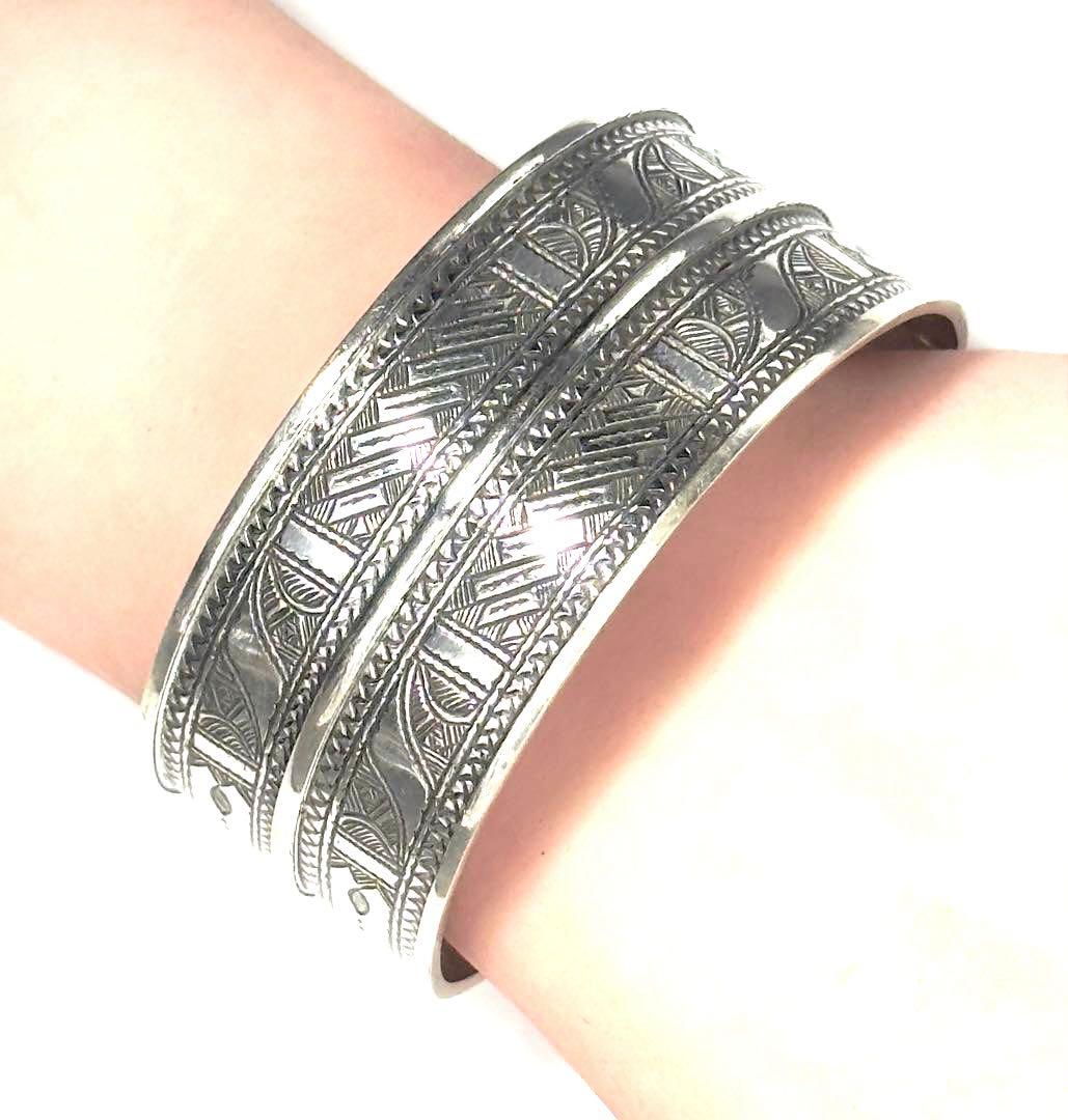 トゥアレグ族　ハンドメイド　シルバーバングル