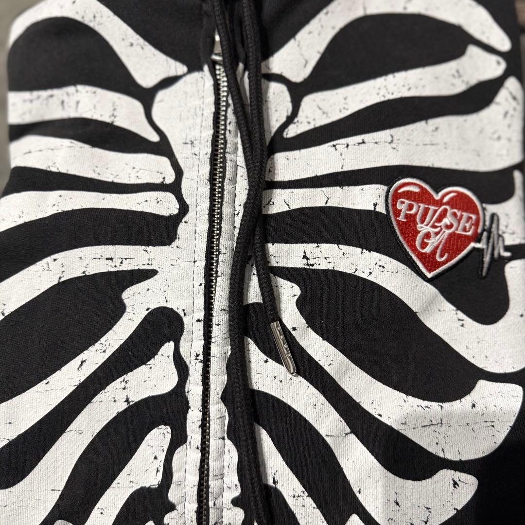 TREASURE PULSE ON ジップアップパーカー フーディー BLACK - メルカリ