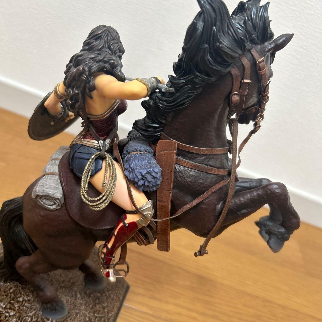 ワンダーウーマン/ ワンダーウーマン デラックス 1/10 スケール スタチュー