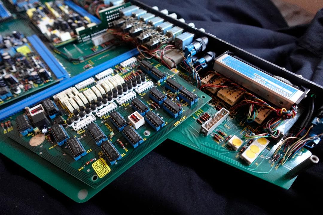 『SSL4000E チャンネル実機 アウトボード