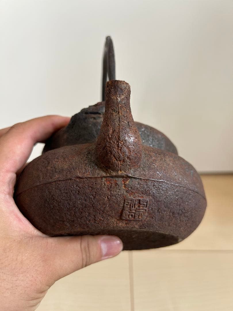 龍文堂 昭和二年秋造 弦裏純銀張り 純銀摘蓋鉄瓶 共箱 純銀摘 WWST079