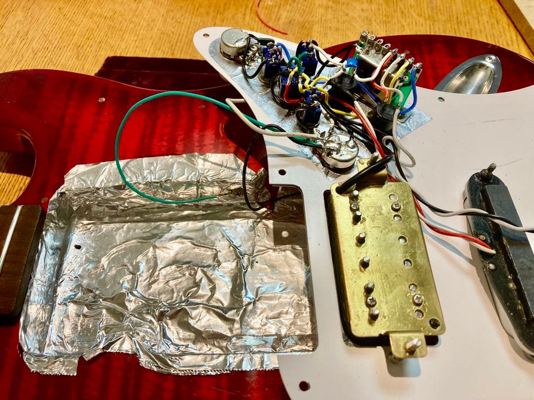 ☆値下決断 ☆美品　改造して新機能満載　ローノイズ化したBUSKERS ST