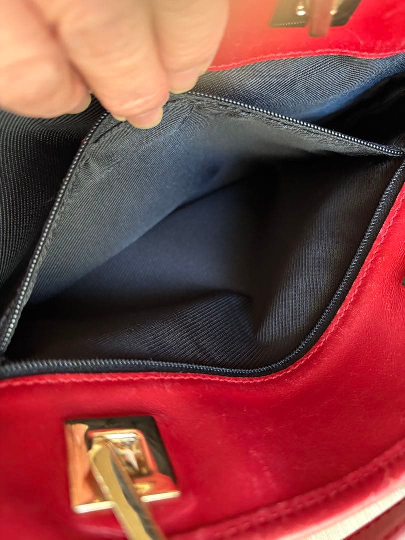 【週末お値下げ】赤GUCCI トートバック　GG柄　キャンバス　バケツ型