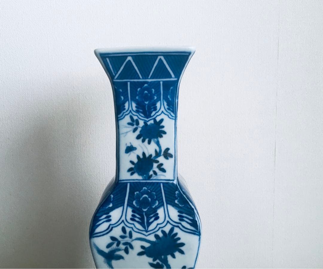 大清康熙青花人物花木鳥蝶図瓶 （底款大清康熙年製）中国古美術 陶磁器