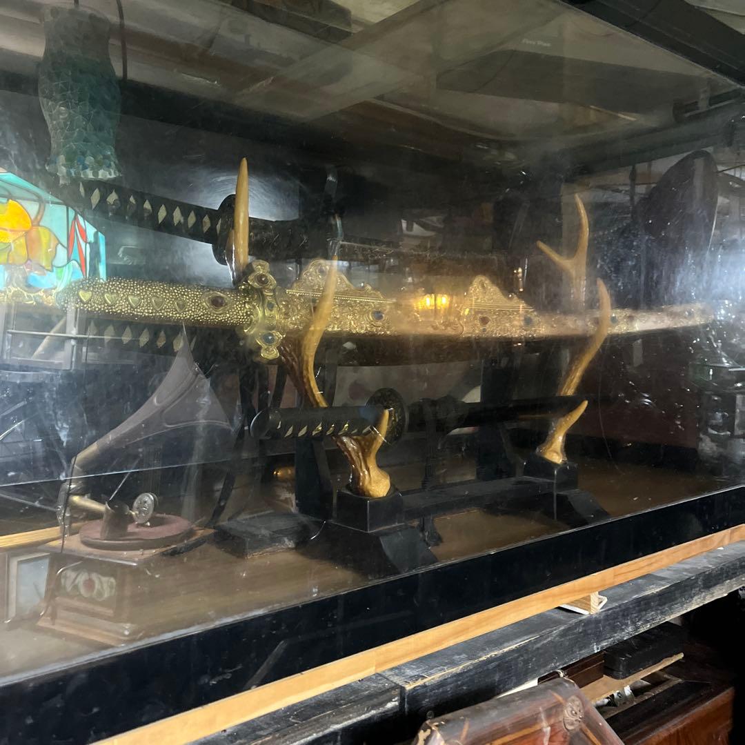 梨地螺鈿金装飾剣 (なしじらでんきんそうのかざりたち) 、レプリカ 、模造刀