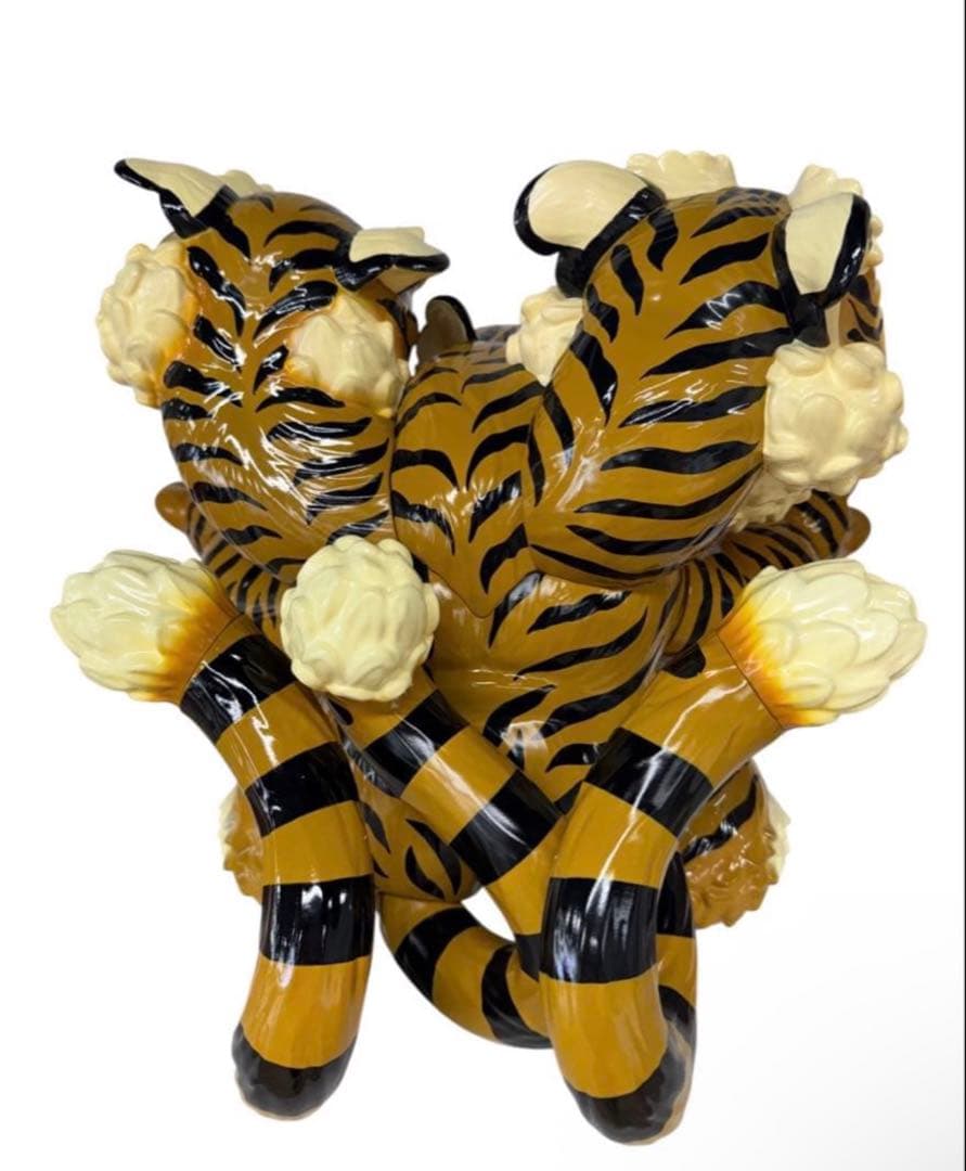 GRAPE BRAIN × STRANGECAT TOYS 三面猛虎 コショウ