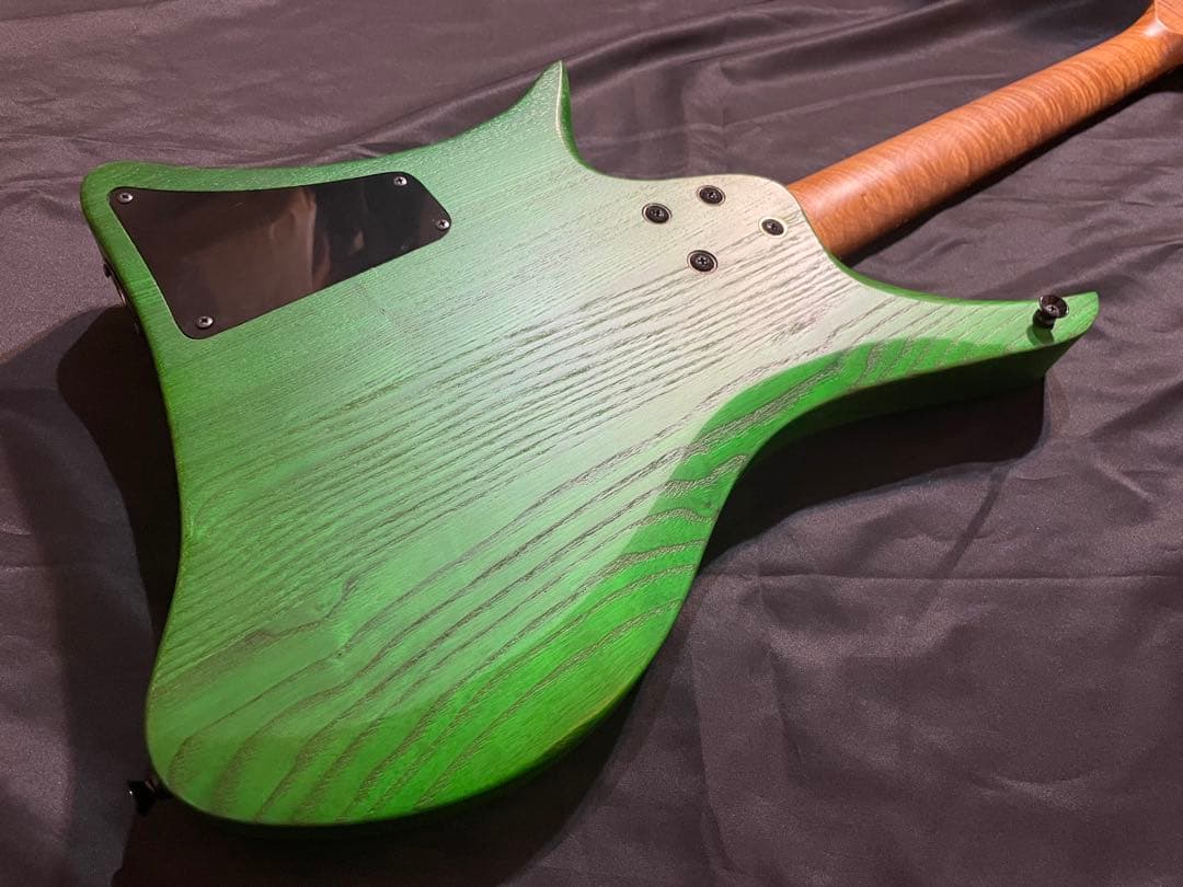 K*K様 ノーブランド ヘッドレスギター ☆ グリーンサンバースト