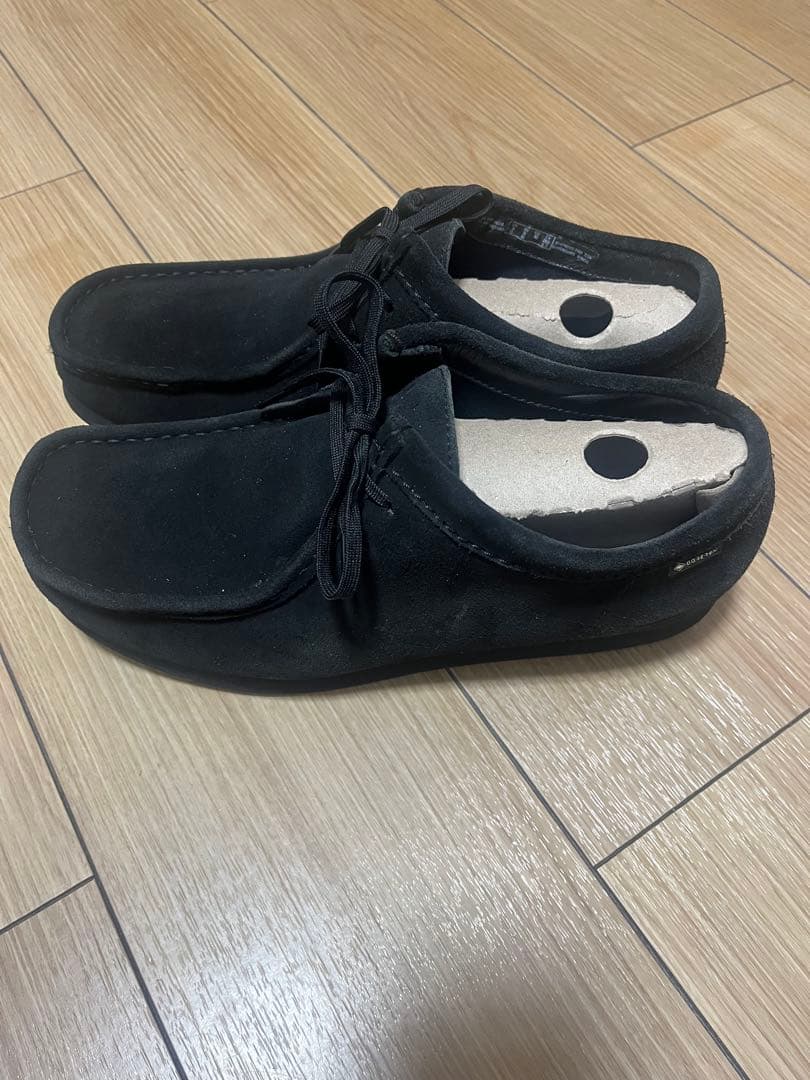 シュプリーム クラークス Supreme x Clarks Wallabee