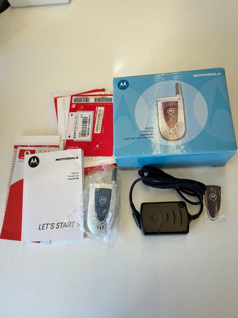 MOTOROLA V series 66 携帯電話本体