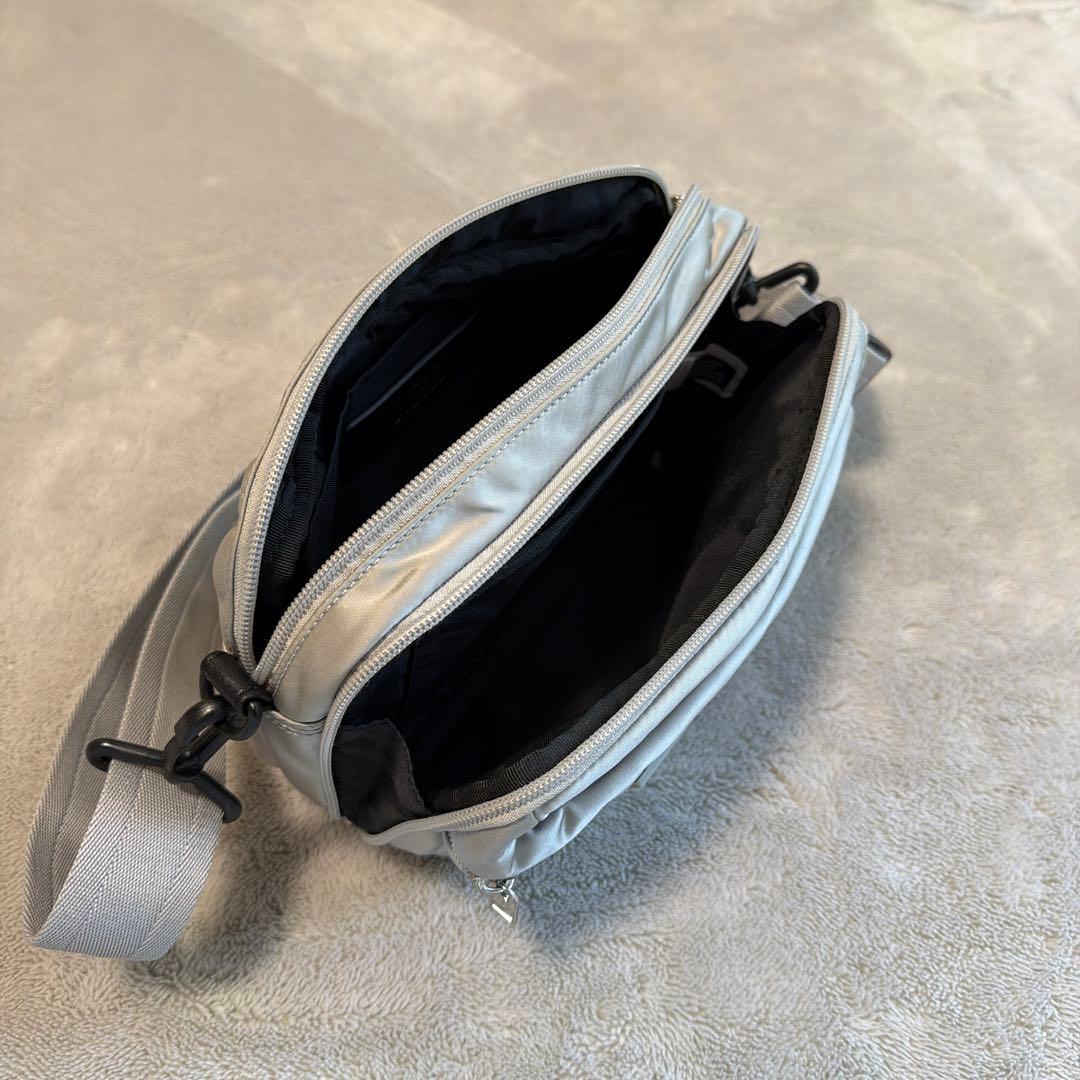 最終値下げ　DIESEL シルバーショルダーバッグ