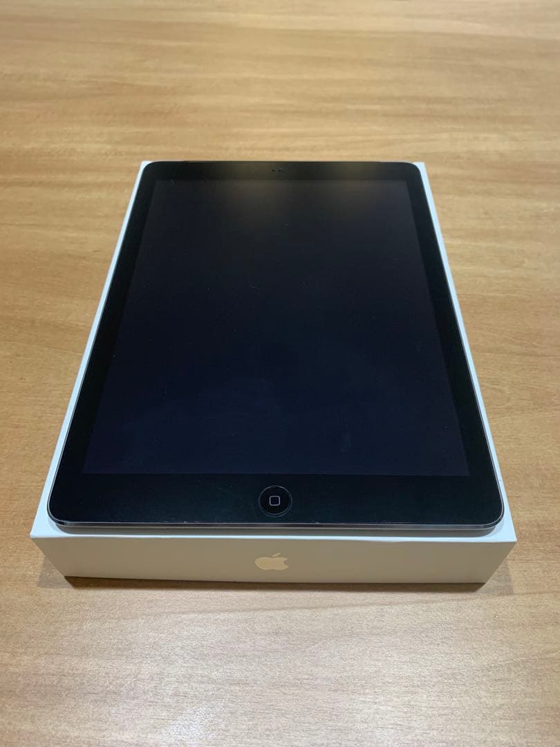 Apple iPad Air 本体 箱 ケース付き